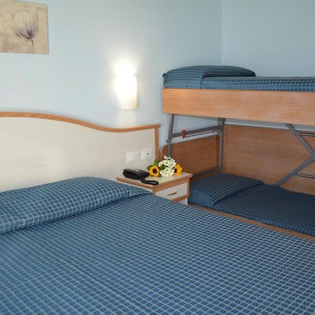 Hotel Moresco Marina dʼMarina dʼAndora Extérieur photo